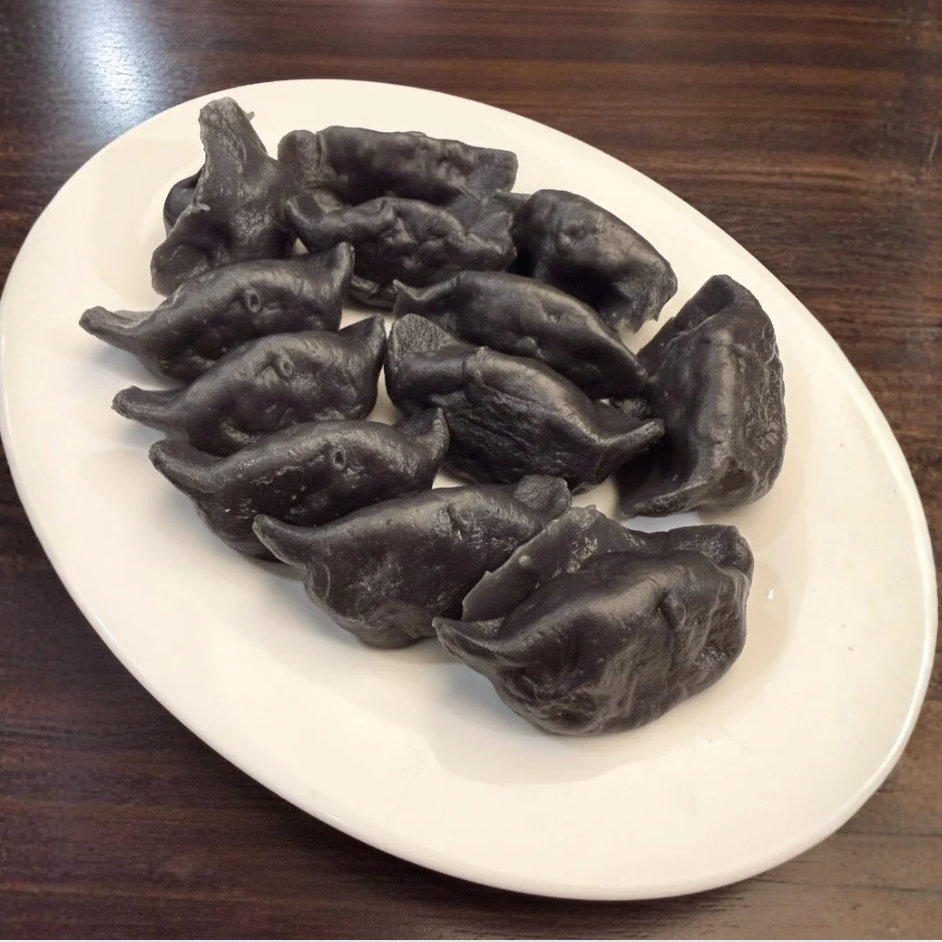 【無添加・着色料不使用】ウィーガン手作り竹炭餃子12個セット
